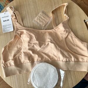 NWT Momcozy Pumping and Nursing Bra